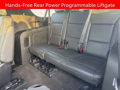 Used 2021 Chevrolet Suburban LT image 12