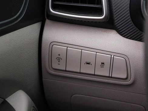 Used 2019 Hyundai Tucson SE image 18