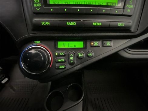 Used 2013 Toyota Prius C image 17