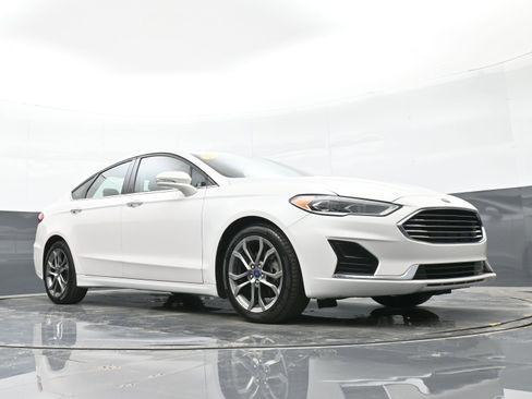 Used 2020 Ford Fusion SEL image 37