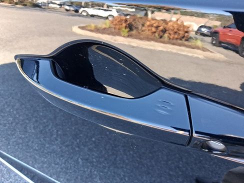 Used 2025 Acura MDX FWD image 17