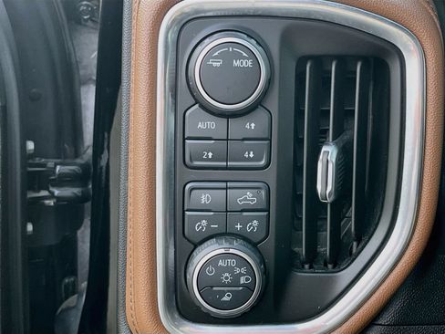 Used 2022 Chevrolet Silverado 3500 High Country w/ Z71 Off-Road Package AWD/4WD image 10