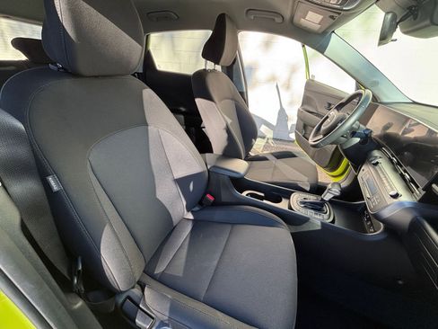 Used 2025 Hyundai Kona SEL image 36