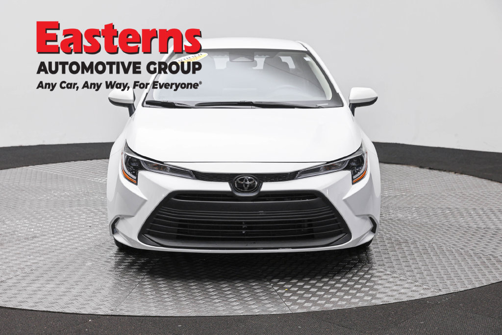 Used 2024 Toyota Corolla LE FWD image 4