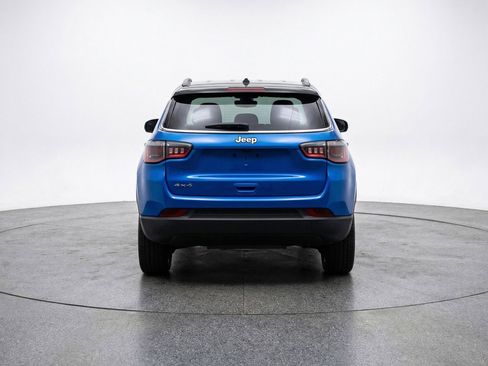 Used 2025 Jeep Compass Limited image 7