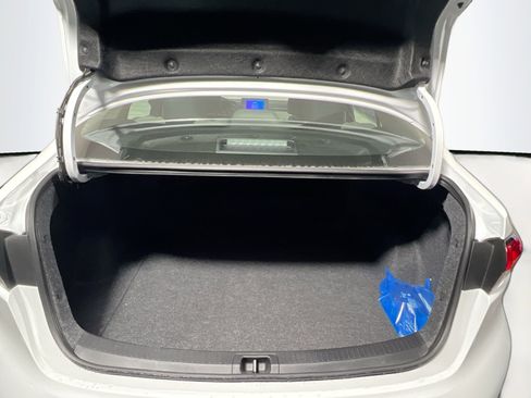 Used 2025 Toyota Corolla LE image 33