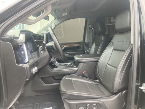 Used 2024 GMC Sierra 3500 Denali AWD/4WD image 10