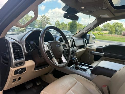Used 2019 Ford F150 Lariat w/ Equipment Group 502A Luxury AWD/4WD image 9