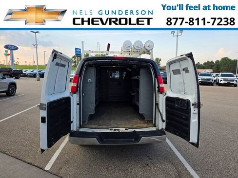 Used 2016 Chevrolet Express 3500 RWD image 11