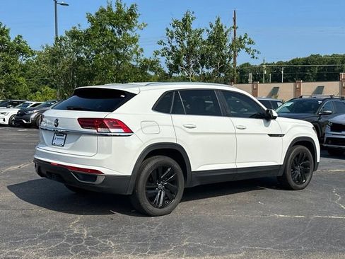 Used 2023 Volkswagen Atlas Cross Sport SE FWD image 5