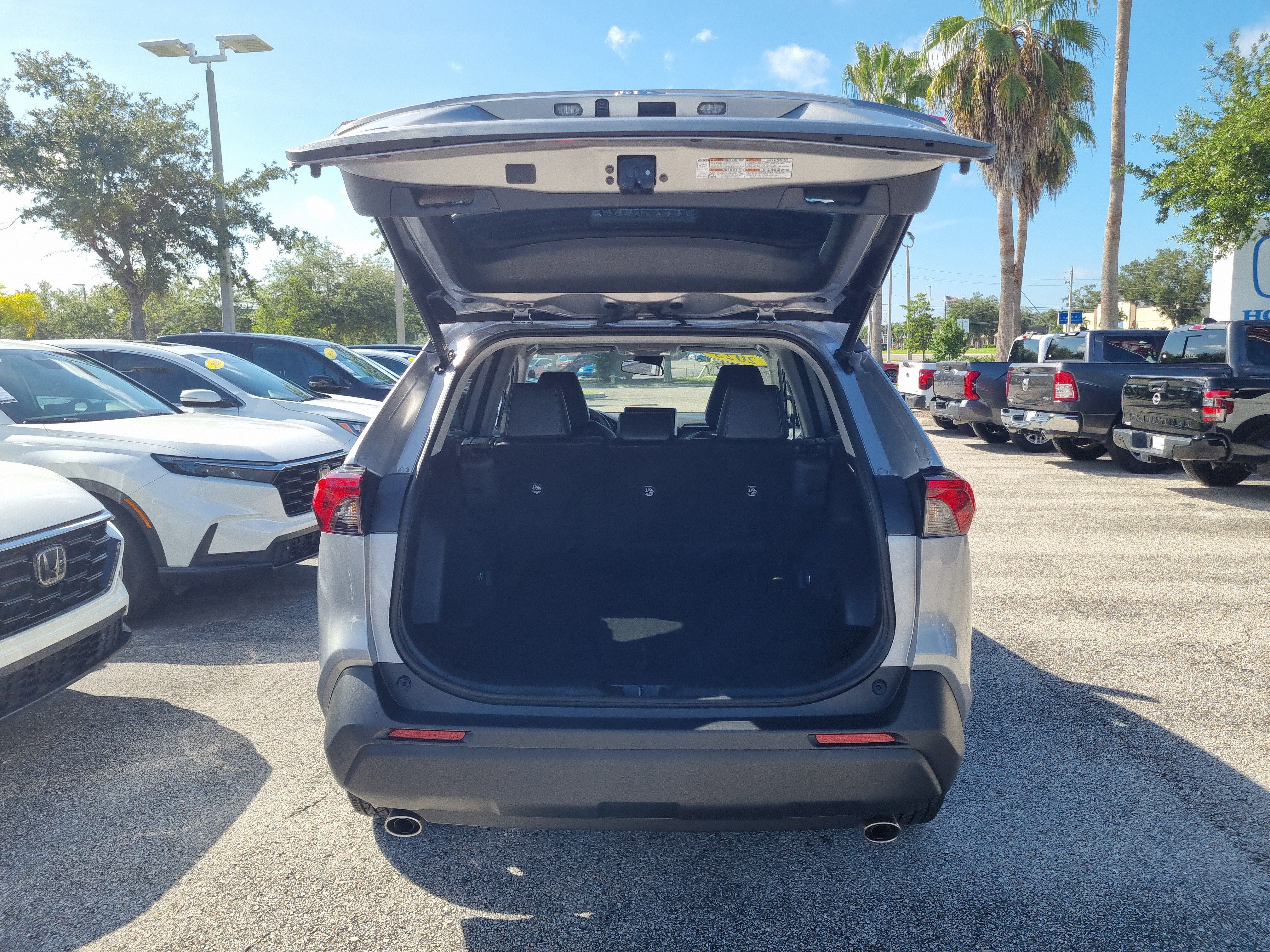 Used 2023 Toyota RAV4 XLE Premium FWD image 12