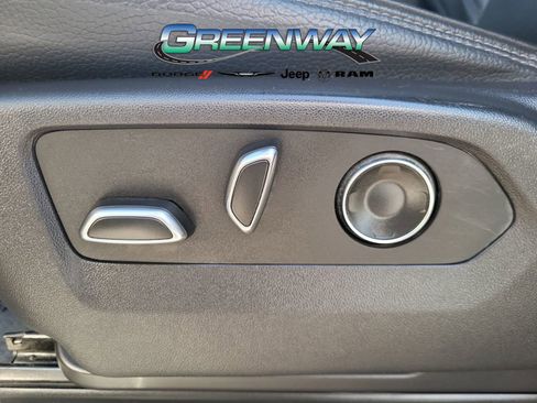 Used 2024 GMC Sierra 3500 Denali image 11