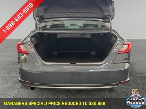 Used 2025 Toyota Camry SE AWD/4WD image 14