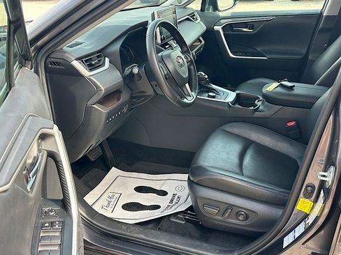 Certified 2021 Toyota RAV4 Limited AWD/4WD image 11