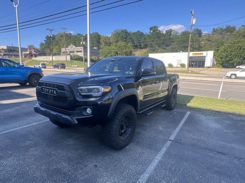 Used 2021 Toyota Tacoma TRD Off-Road w/ TRD Premium Off Road Package AWD/4WD image 2