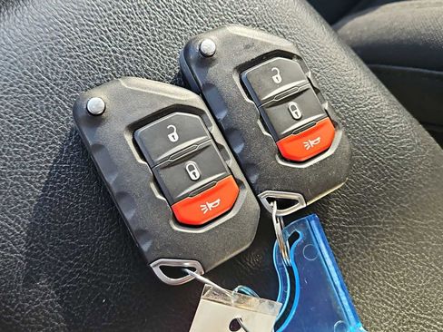 Used 2021 Jeep Wrangler Sport S image 31