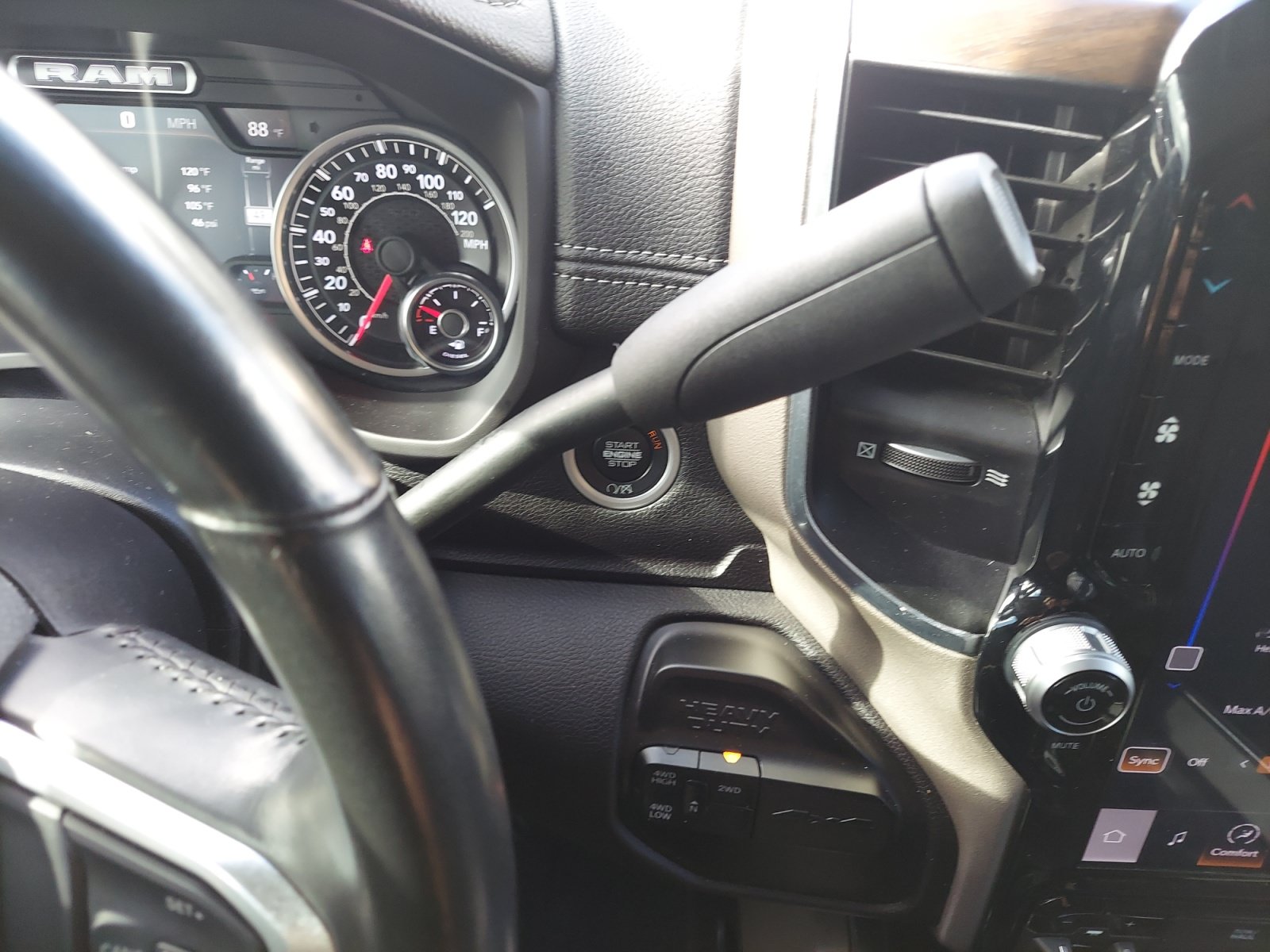 Used 2023 RAM 2500 Laramie AWD/4WD image 22