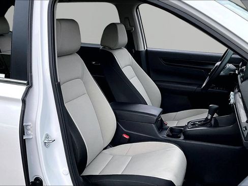 Certified 2025 Honda CR-V EX image 20