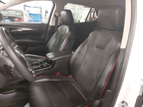 Used 2022 Buick Envision Essence w/ Technology Package II image 16