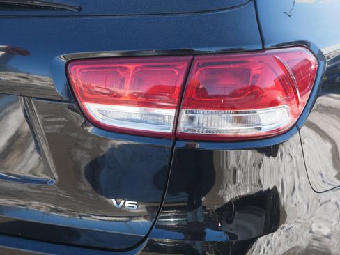 Used 2016 Kia Sorento LX w/ LX Convenience Package image 17