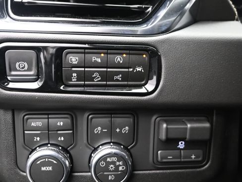 New 2026 GMC Yukon Elevation w/ Elevation Premium Package image 19