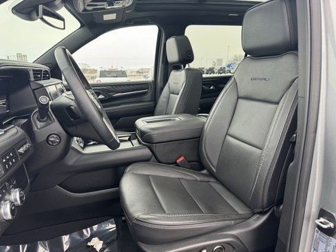 Used 2023 GMC Yukon XL Denali w/ LPO, Floor Liner Package image 15