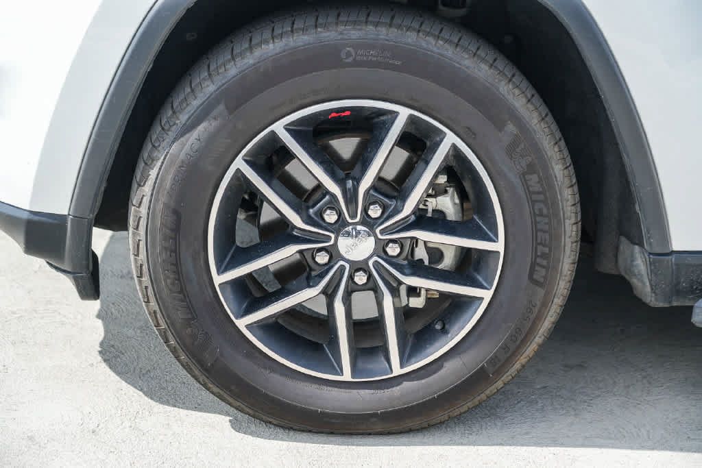 Used 2018 Jeep Grand Cherokee Trailhawk w/ Trailhawk Luxury Group AWD/4WD image 11