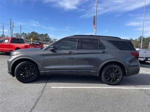 Used 2020 Ford Explorer ST image 28