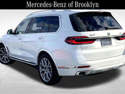 Used 2025 BMW X7 xDrive40i w/ Premium Package image 11