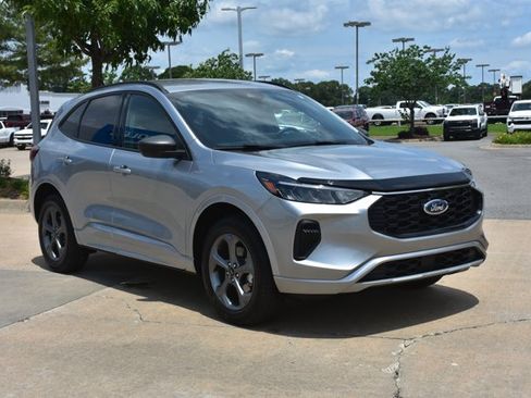 Used 2024 Ford Escape ST-Line w/ Tech Pack #1 AWD/4WD image 3