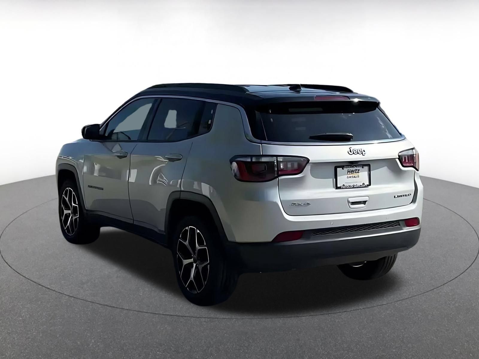 Used 2025 Jeep Compass Limited AWD/4WD image 10