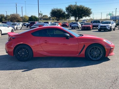 Used 2023 Toyota GR86 Premium image 4