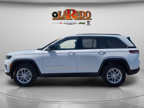 Used 2025 Jeep Grand Cherokee Laredo X w/ Luxury Tech Group I image 4