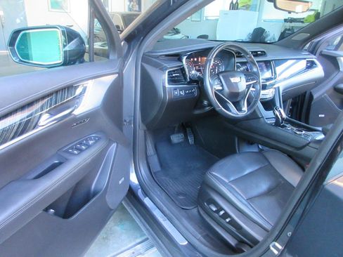 Used 2020 Cadillac XT6 Premium Luxury AWD/4WD image 6