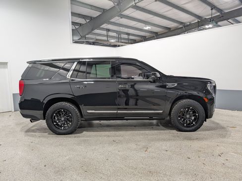 Used 2022 GMC Yukon SLT image 2