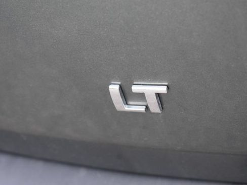 Used 2023 Chevrolet Traverse LT FWD image 13