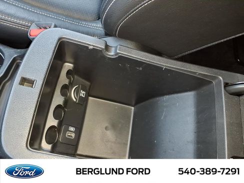 Used 2018 Jeep Cherokee Latitude w/ Altitude Package image 30