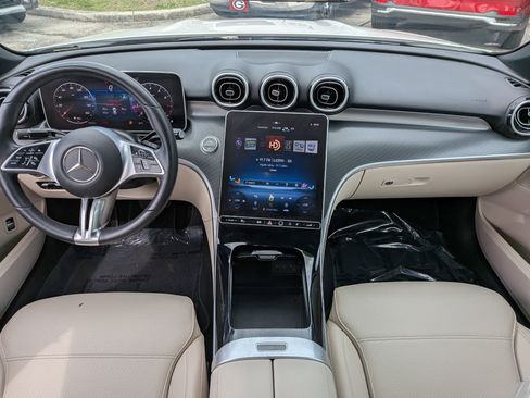Used 2025 Mercedes-Benz C 300 Sedan image 16