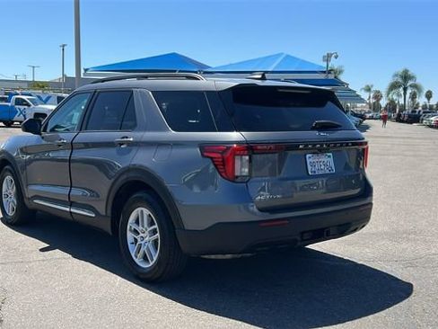 Certified 2025 Ford Explorer Active RWD image 5