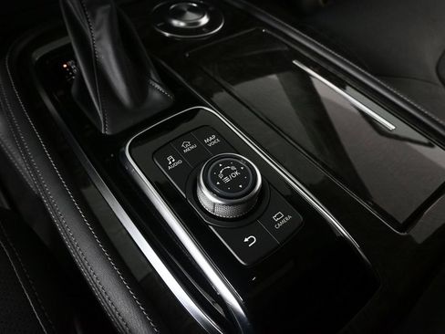 Used 2022 INFINITI QX80 Luxe w/ All-Season Package RWD image 16