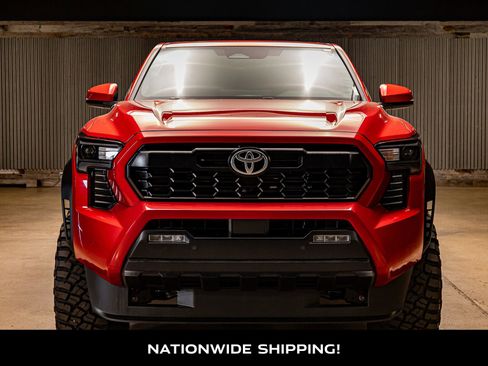 Used 2025 Toyota Tacoma TRD Off-Road image 4