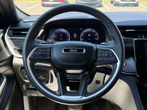 Used 2024 Jeep Grand Cherokee Altitude AWD/4WD image 39