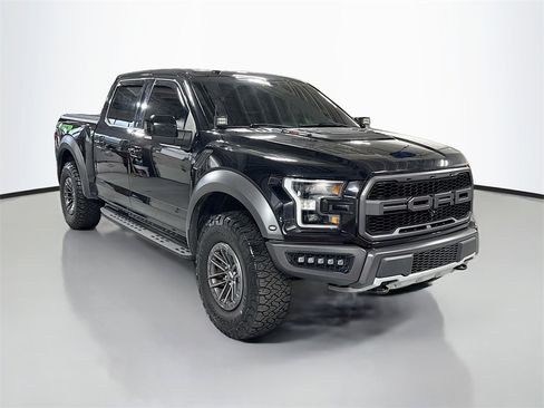 Used 2019 Ford F150 Raptor w/ Equipment Group 802A Luxury image 3