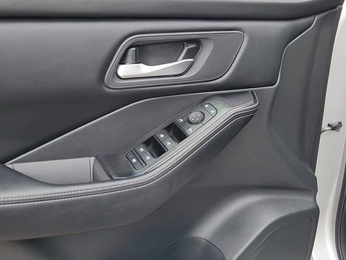 Used 2024 Nissan Rogue SV image 27