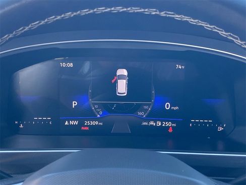 Used 2024 Volkswagen Tiguan SE image 32