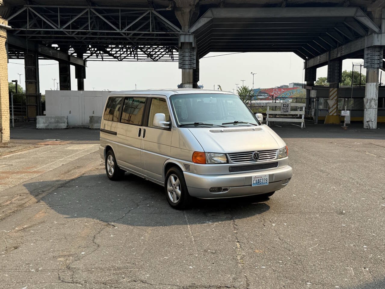 Used 2003 Volkswagen Eurovan MV FWD image 35
