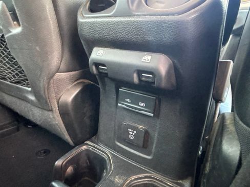 Used 2018 Jeep Wrangler Unlimited Rubicon AWD/4WD image 26