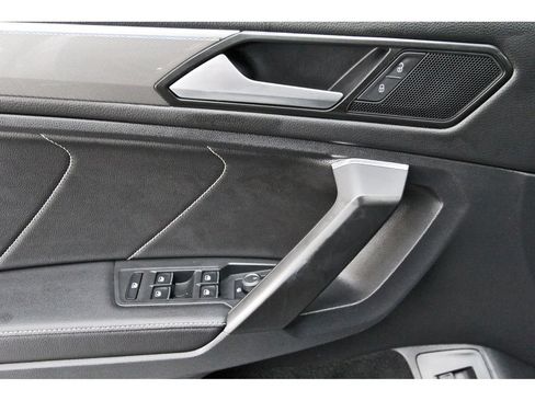 Used 2022 Volkswagen Tiguan SE R-Line AWD/4WD image 23