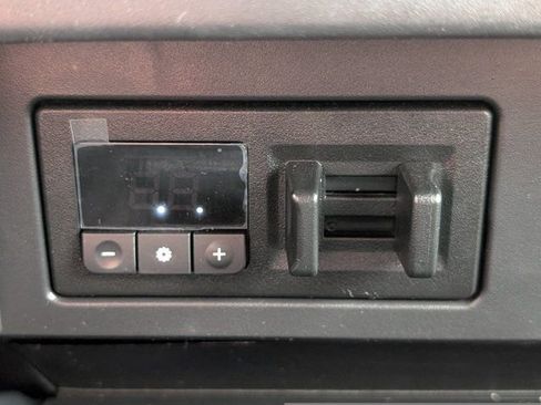 Used 2024 Nissan Titan PRO-4X w/ Pro-4x Convenience Package AWD/4WD image 19
