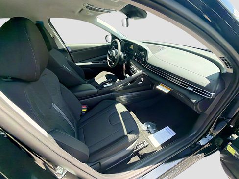 New 2026 Hyundai Elantra SE FWD image 20